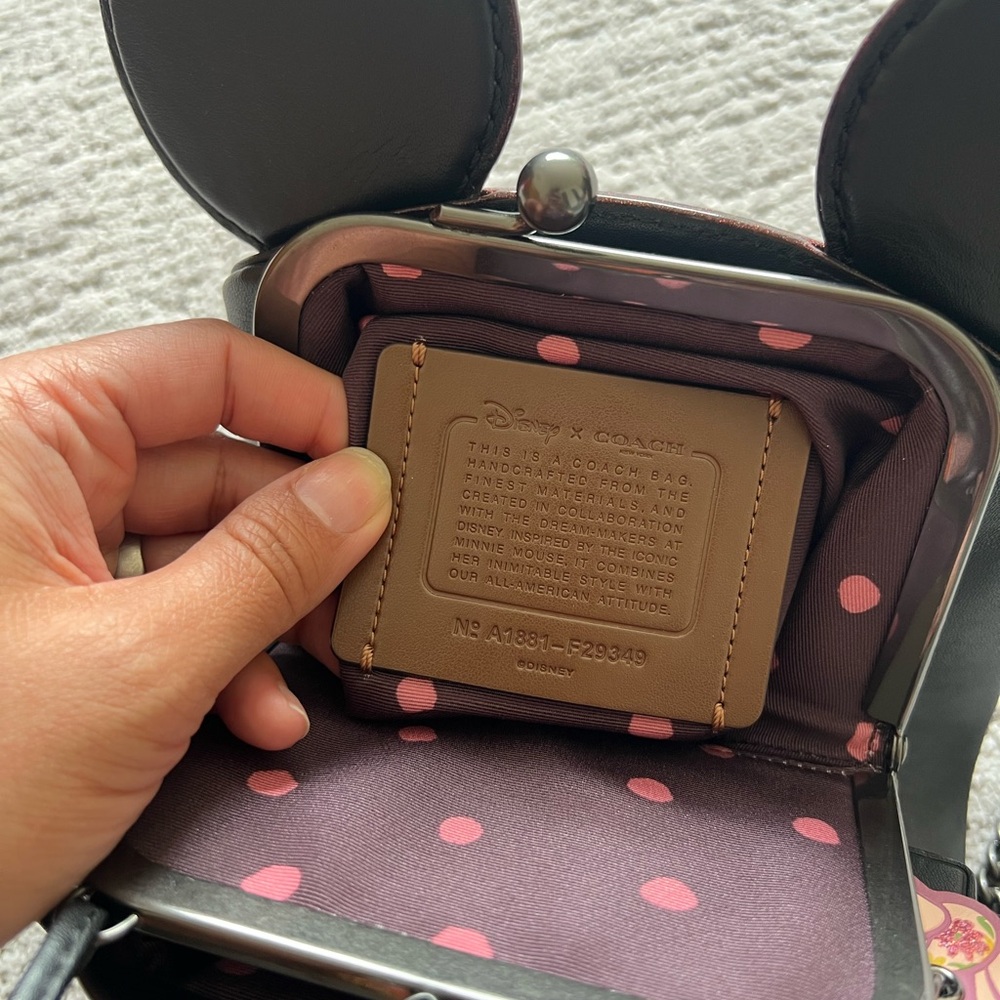 Coach x Disney Minnie Mouse Kisslock Handbag with Chain Crossbody - Picture 12 of 16
